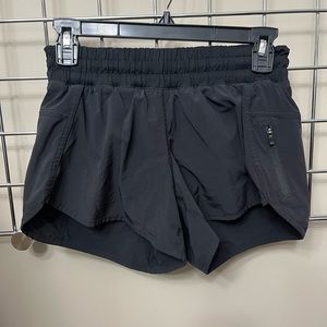 Lululemon Tracker Low-Rise Lined Short 4”